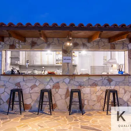 Jovanna Studios In The Nature With Pool! Aparthotel Mousata