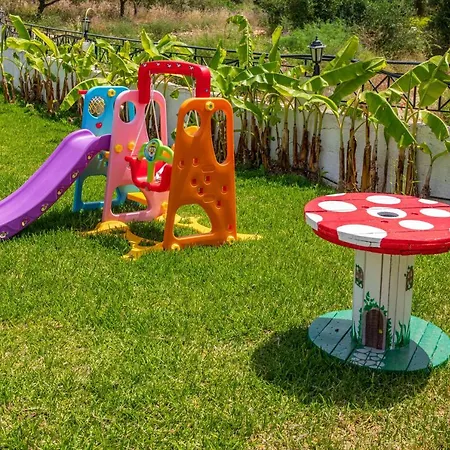 Jovanna In The Nature With Pool! 아파트호텔 3*