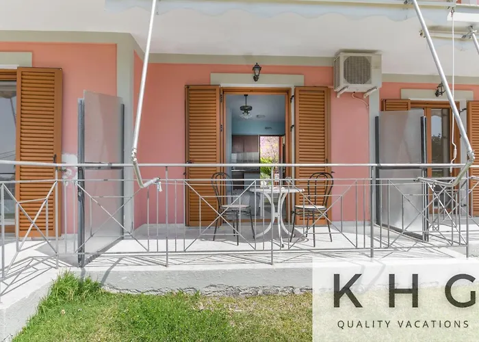 Jovanna In The Nature With Pool! Aparthotel Mousata