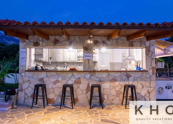 Jovanna In The Nature With Pool! Aparthotel Mousata