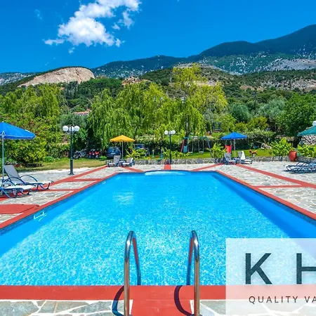 Jovanna Studios In The Nature With Pool!