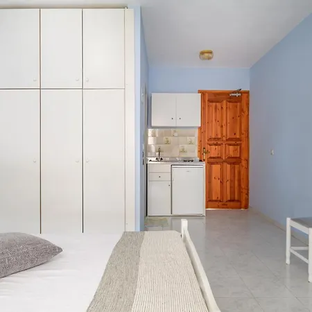 Aparthotel Jovanna Studios In The Nature With Pool! Mousata