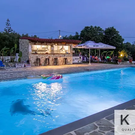 Jovanna Studios In The Nature With Pool! Mousata